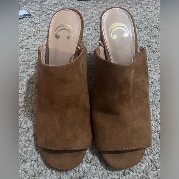 Great condition! Worn maybe twice. Open toe suede clogs. - Picture 2 of 5